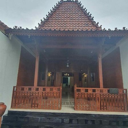 Joglo 21A Hotel Yogyakarta Bagian luar foto